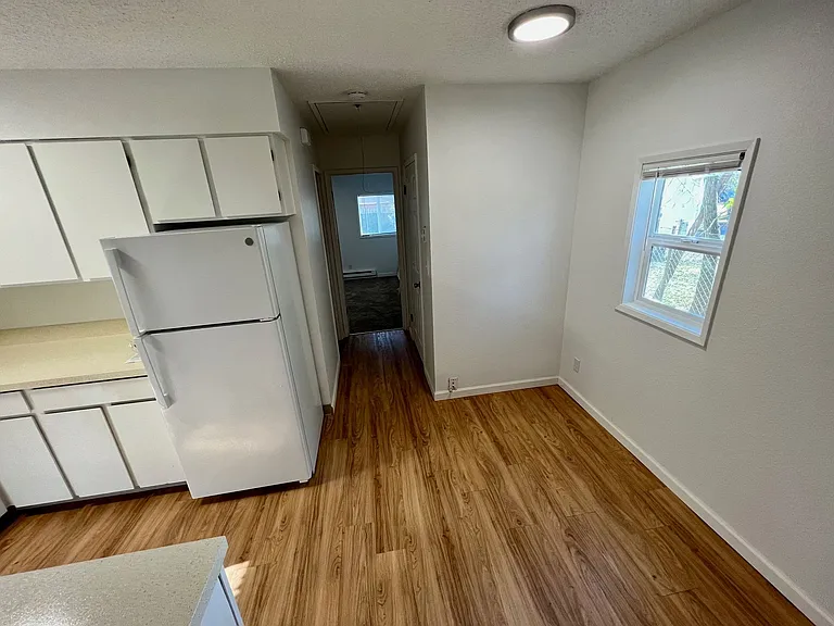 11575 SW Greenburg Rd #8 — Photo 13