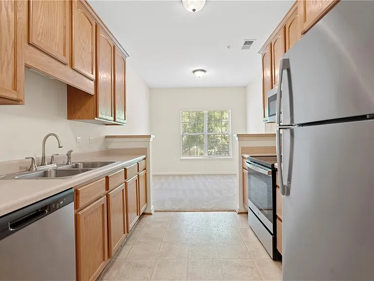 3300 Dogwood Dr #311 — Photo 2