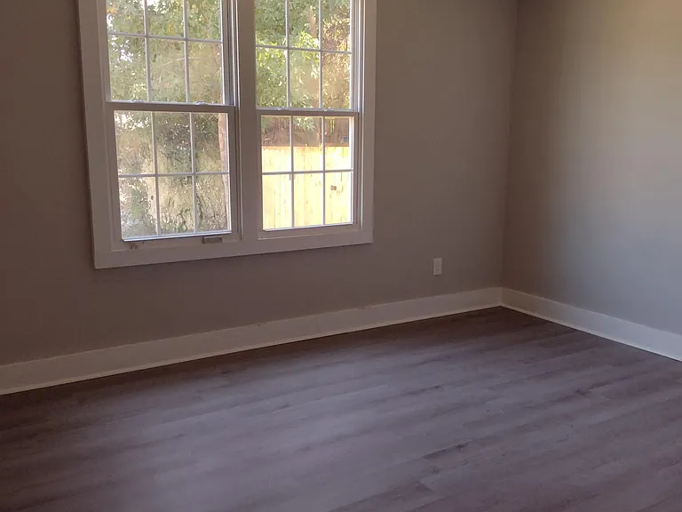 2121 Cosgrove Ave — Photo 6