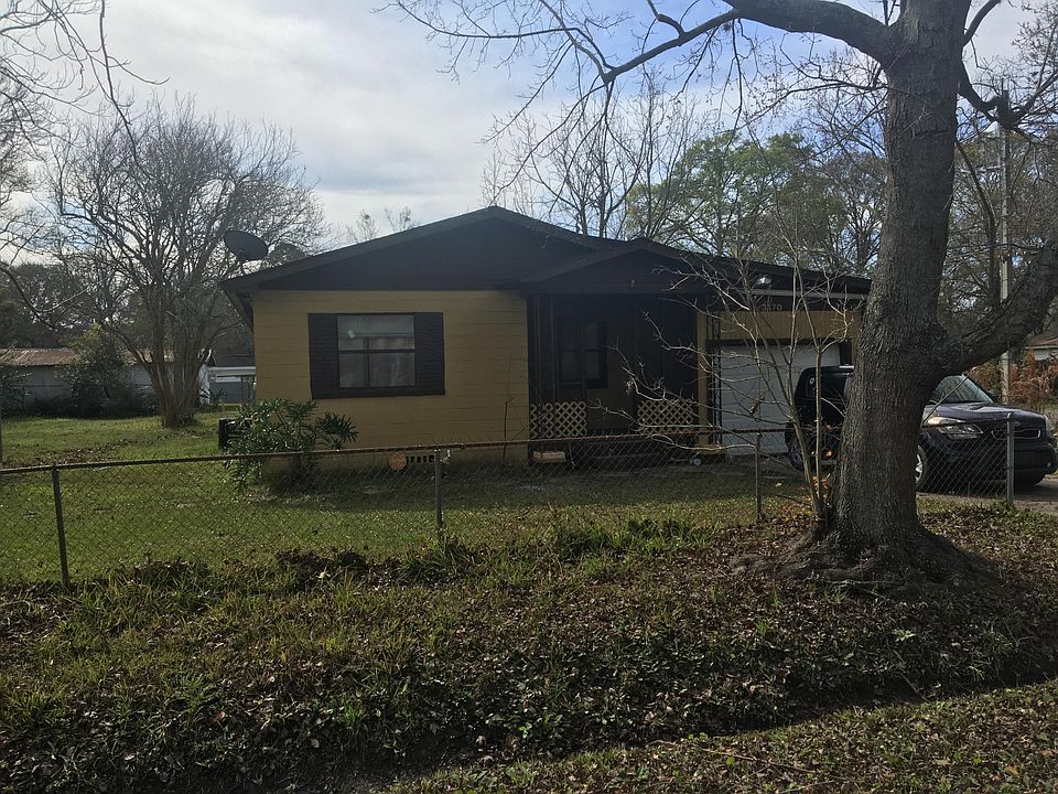 1st image of 3470 Glen St