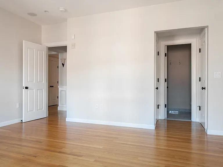 15 Marlborough St #4 — Photo 18