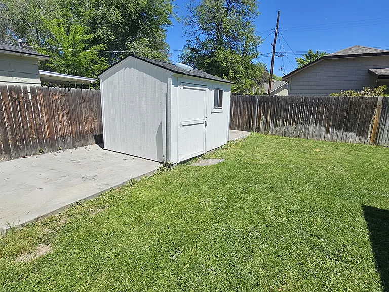 1530 S Vermont Ave — Photo 5