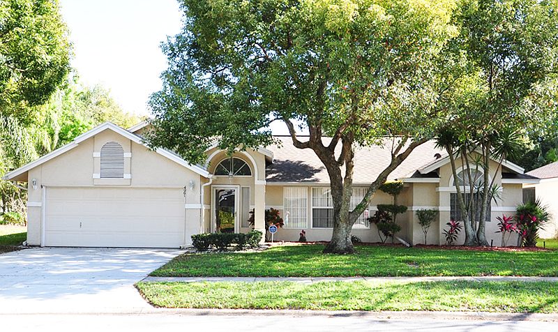 Modern home - curb appeal