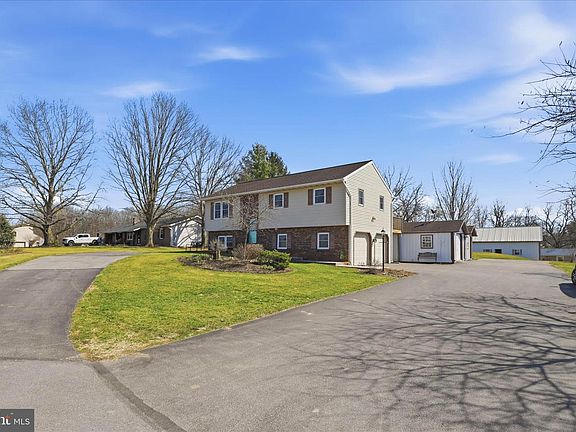 2nd image of 3481 Mount Joy Rd