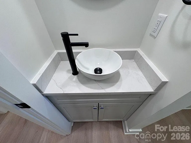549 Manhasset Rd — Photo 18