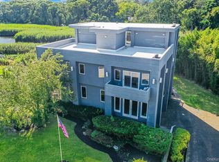 36 Roosevelt Boulevard, East Patchogue, NY
