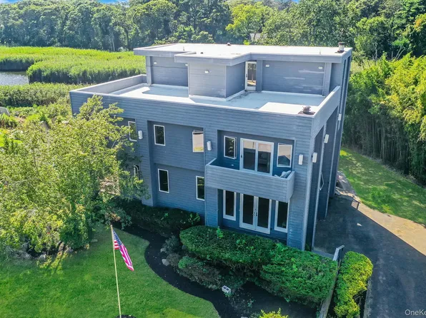 36 Roosevelt Boulevard, East Patchogue, NY 11772