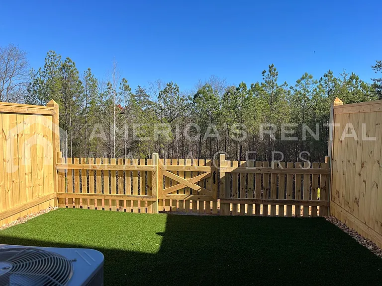 4826 Silas Ave — Photo 32