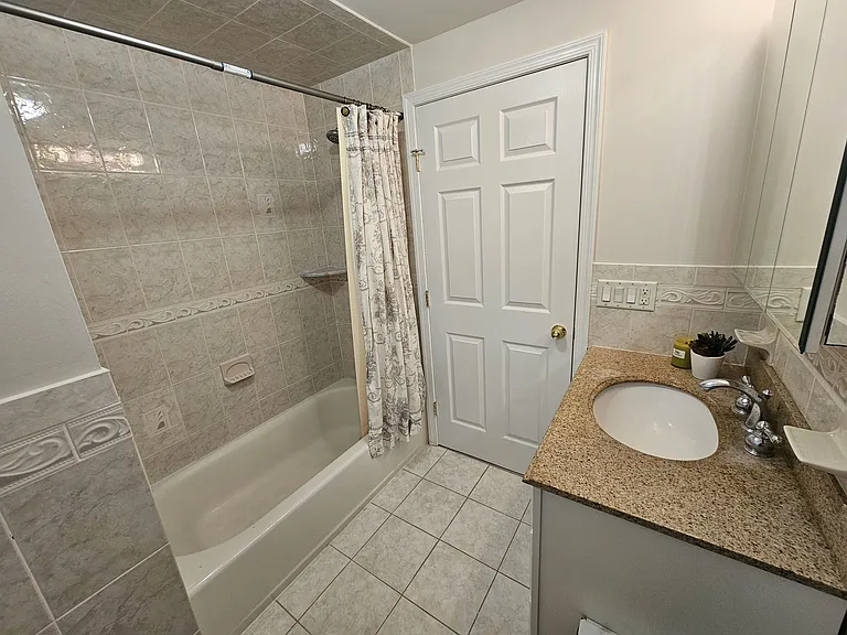 4 Maple Ave #1 — Photo 12