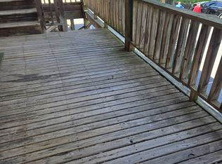 220 W Washington St APT 4, Charles Town, WV 25414