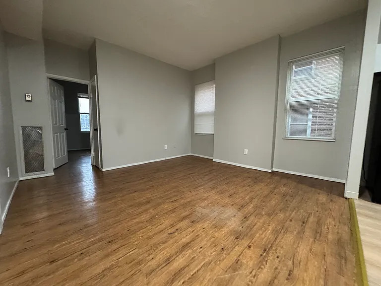 27 Williams St #2B — Photo 7