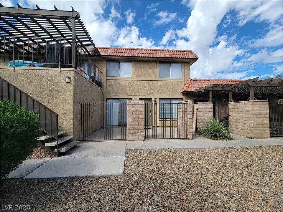1894 Avacado Ct