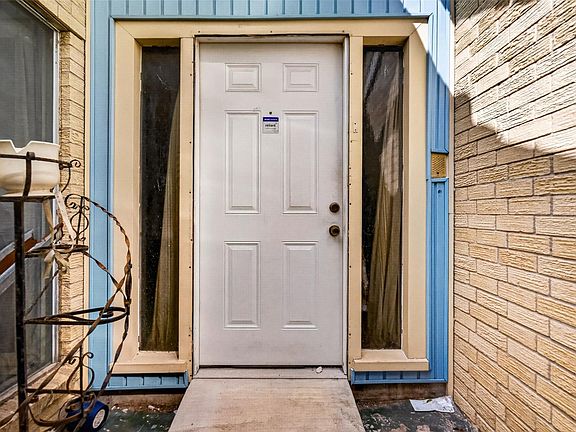 5th image of 5435 Tavenor Ln