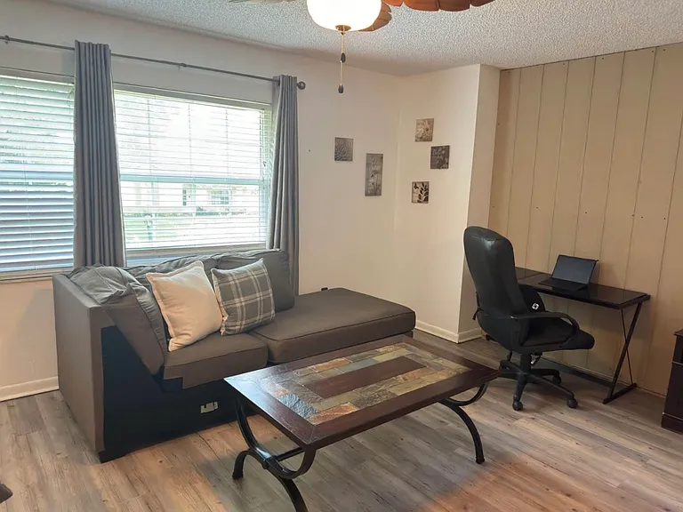 2346 Greenbrier St #1 — Photo 6