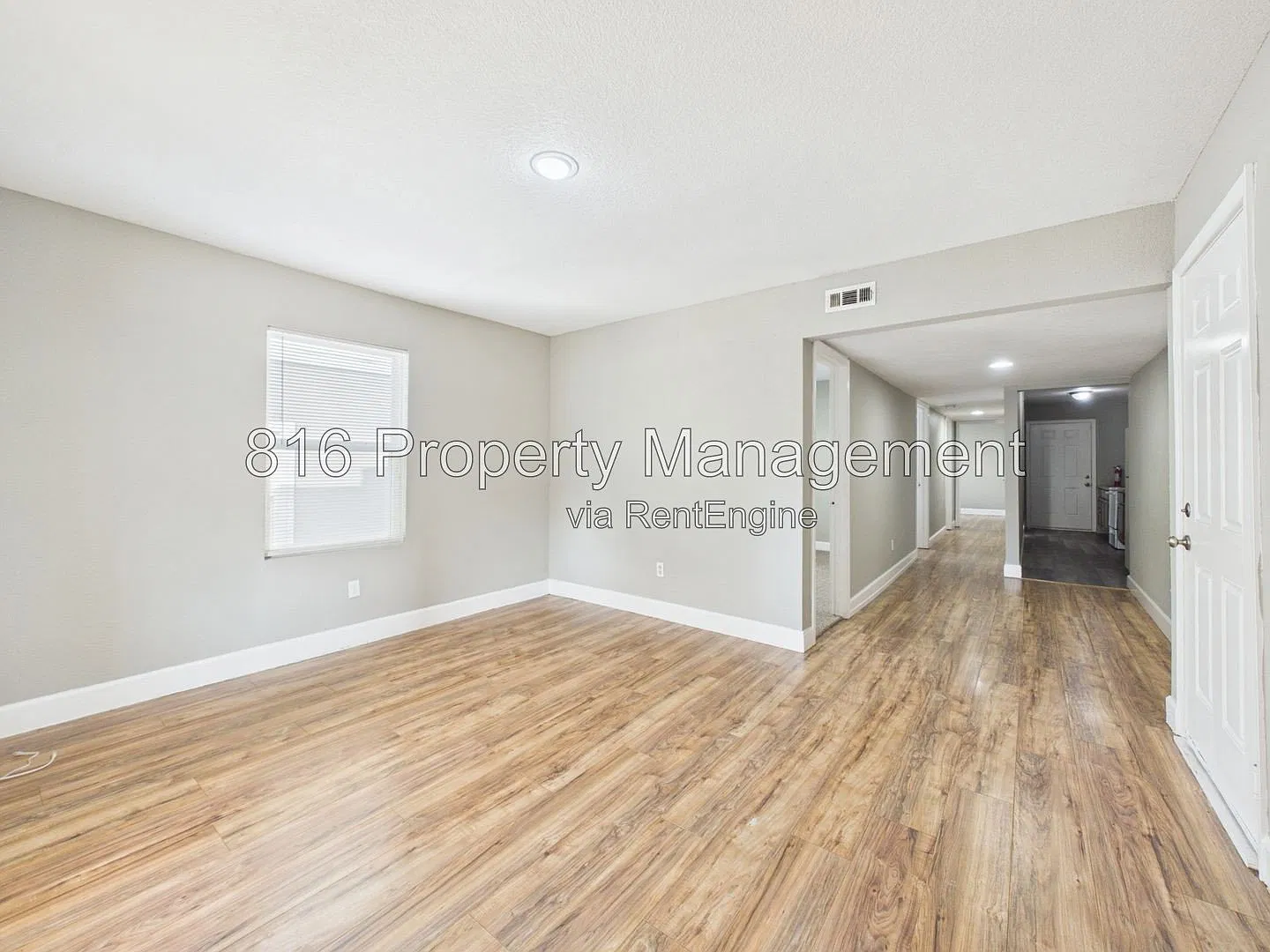 3333 Indiana Ave — Photo 3