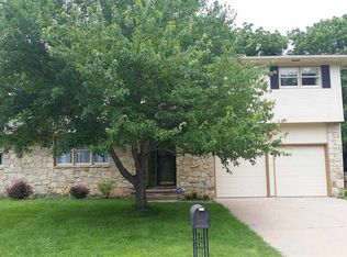 220 E Shady Brook Ln, Derby, KS 67037