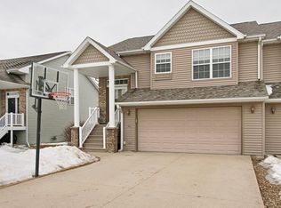 1537 Vandello Cir, North Liberty, IA 52317