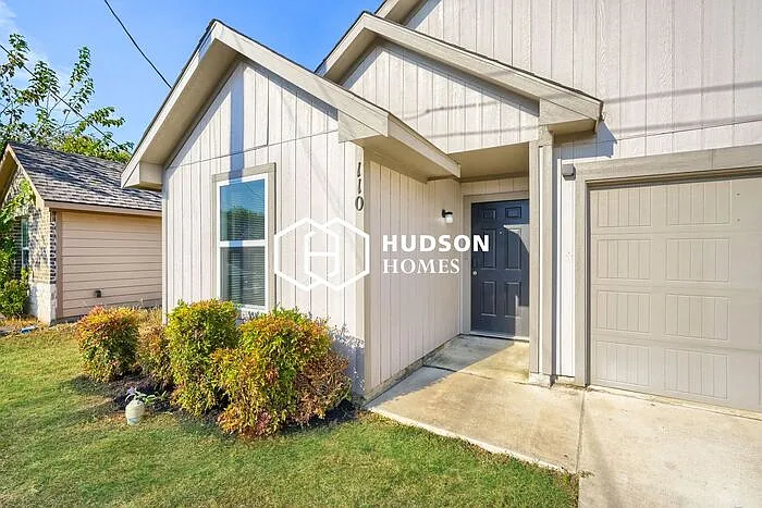3 bed, 2.0 bath, 1040 sqft, $1,849 — Photo 3