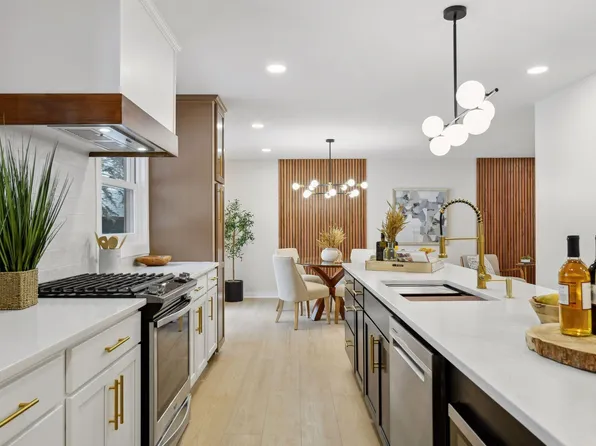 675 Harmony Cir, Wayzata, MN 55391