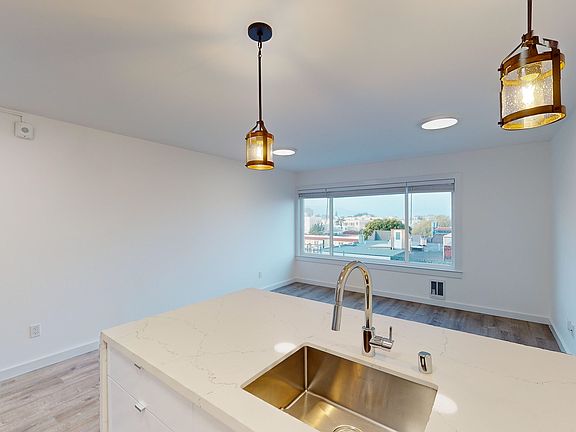 5th image of 2640 Greenwich St APT 101