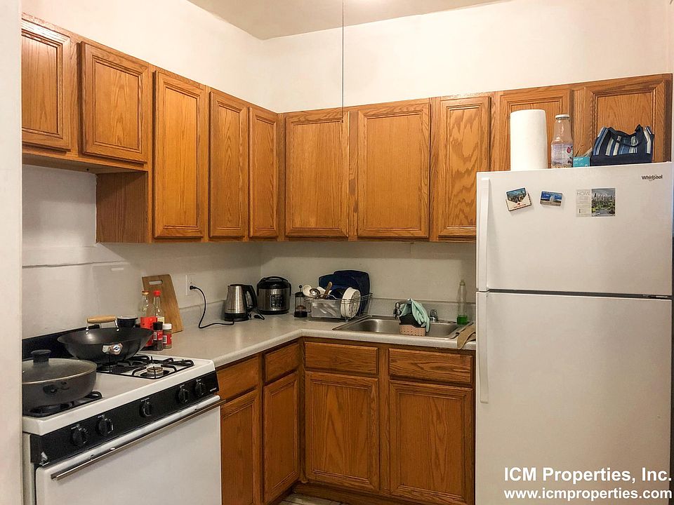 1st image of 634 W Arlington Pl #39