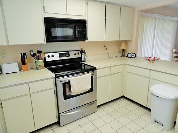Home For Sale In Jupiter Dunes