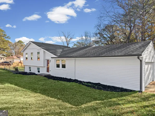 925 Majesty Ln, Morrow, GA 30260