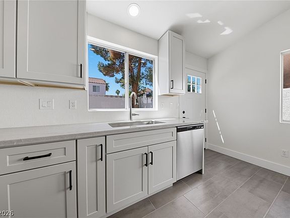 3rd image of 7229 Winding Creek Dr