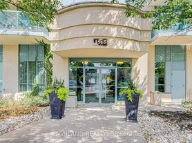 2545 Erin Centre Blvd, Mississauga, ON