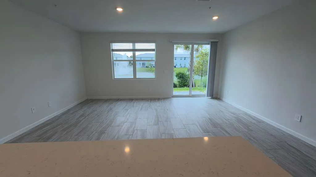 3 bed, 1485 sqft, $2,395 — Photo 4