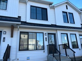 525 Secord Blvd NW #20, Edmonton, AB T5T7B8