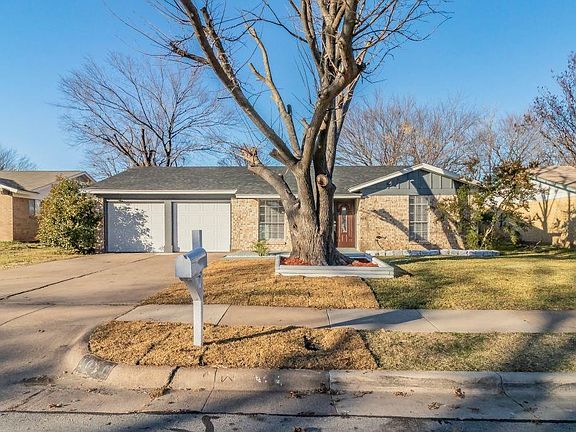 2nd image of 1011 Avington Ct