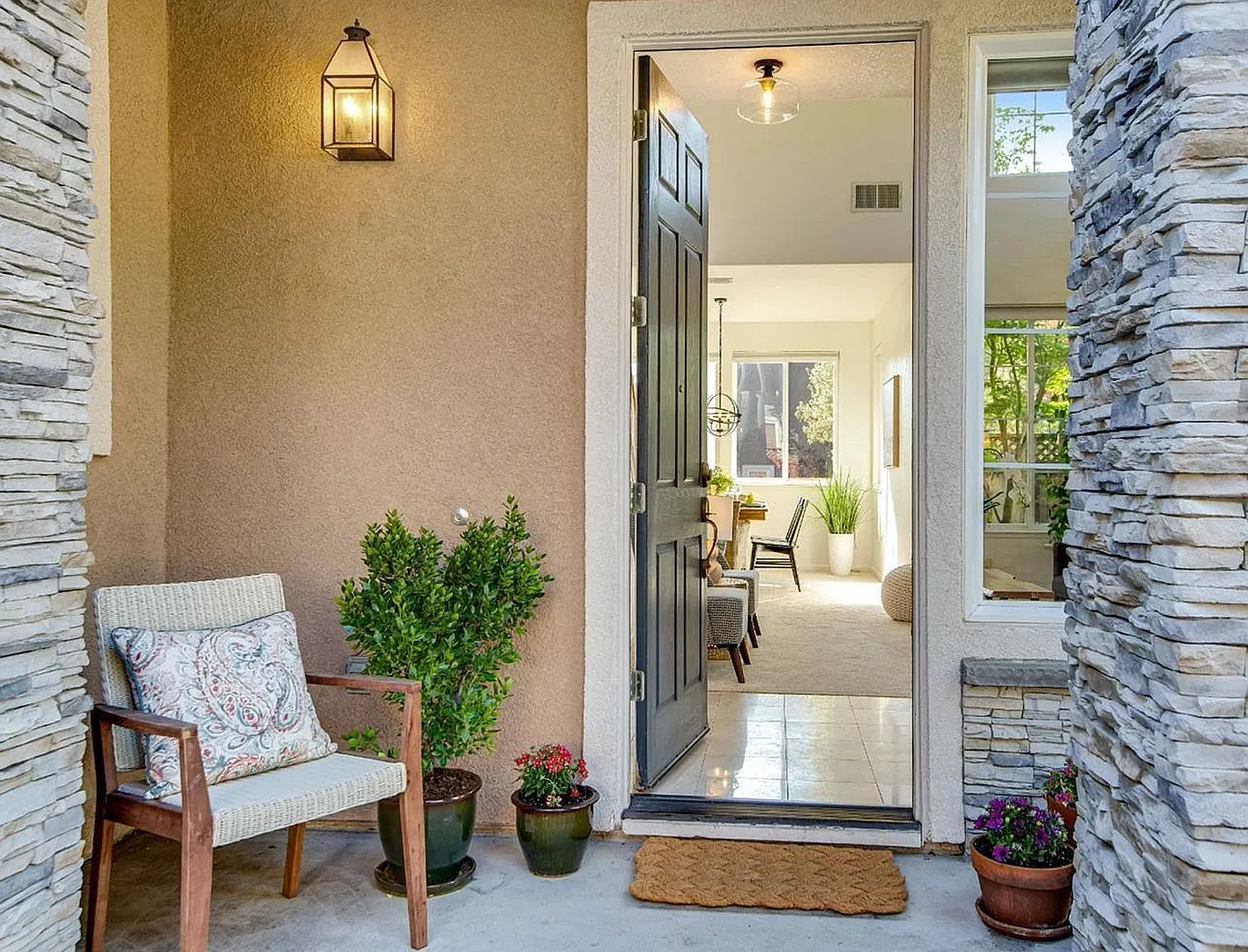 262 Windsor Dr., Petaluma (3 bedroom, 2.5 bathroom Petaluma home) — Photo 2