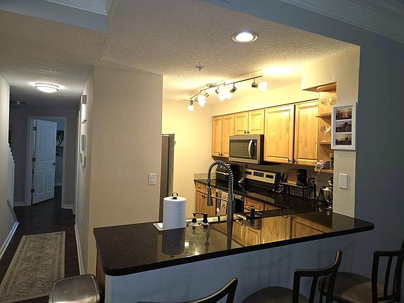 3rd image of 2024 Alta Meadows Ln