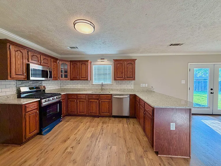 271 Meadowland Dr — Photo 7