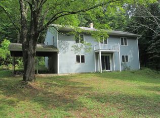 30 Honeywell Ln, Hyde Park, NY 12538