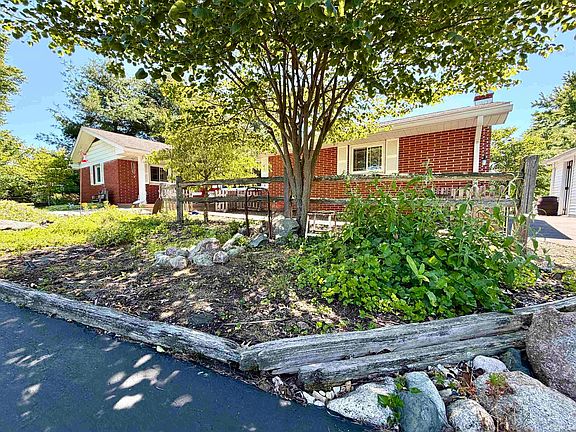 2nd image of 1589 Palestine Rd