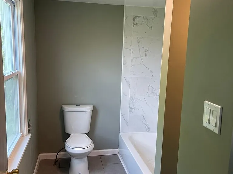 1371 Crucible St — Photo 9