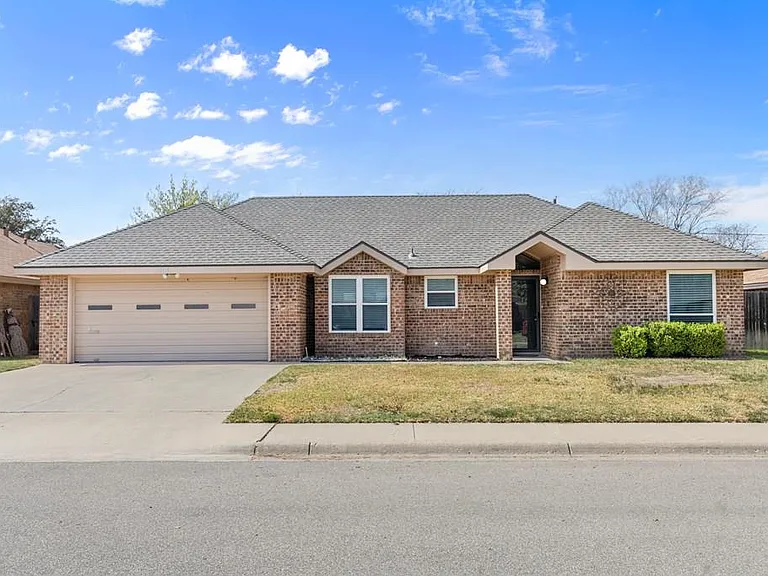 3309 Edgemont Dr — Photo 1