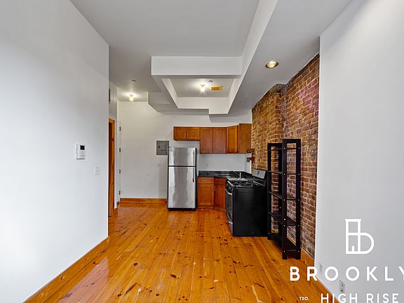 2nd image of 600 Saint Marks Ave APT 4R