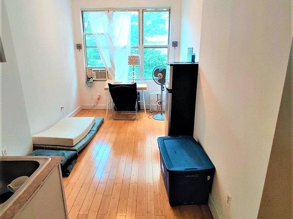 5th image of 336 W 19th St APT 4F