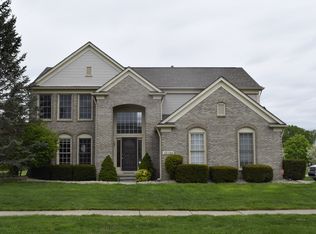 45166 Thornhill Rd, Canton, MI 48188