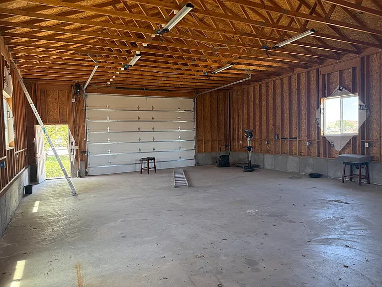 115 E 470 N — Photo 17