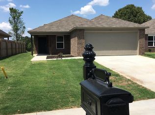 125 E Glendale Ln, Rogers, AR 72758
