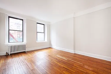 Rented by R New York