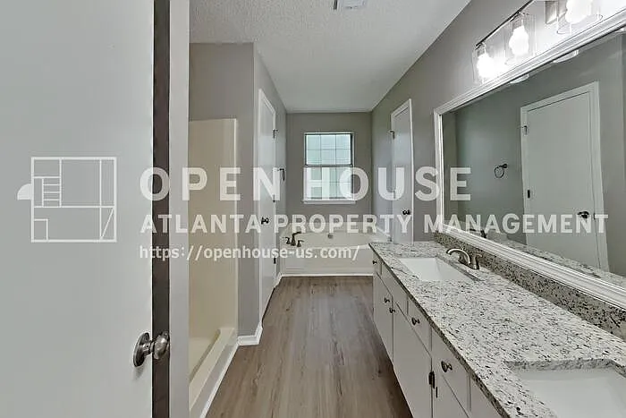 4015 Sharon Woods Dr — Photo 12