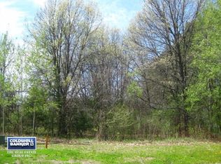 1906 Treeland Dr, Green Bay, WI 54304