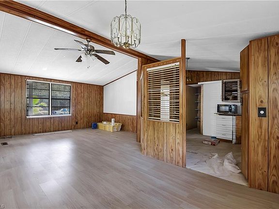 4th image of 2613 Harmony Ave