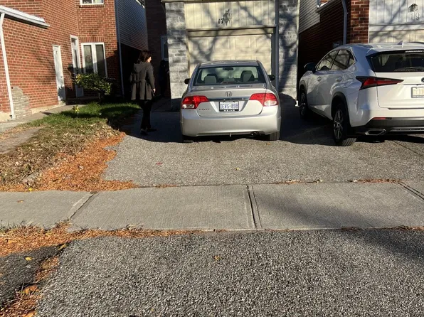 17 Goldhawk Trl, Toronto, ON M1V 4Z1
