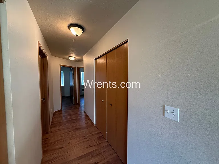 403 S Eastern Rd — Photo 7